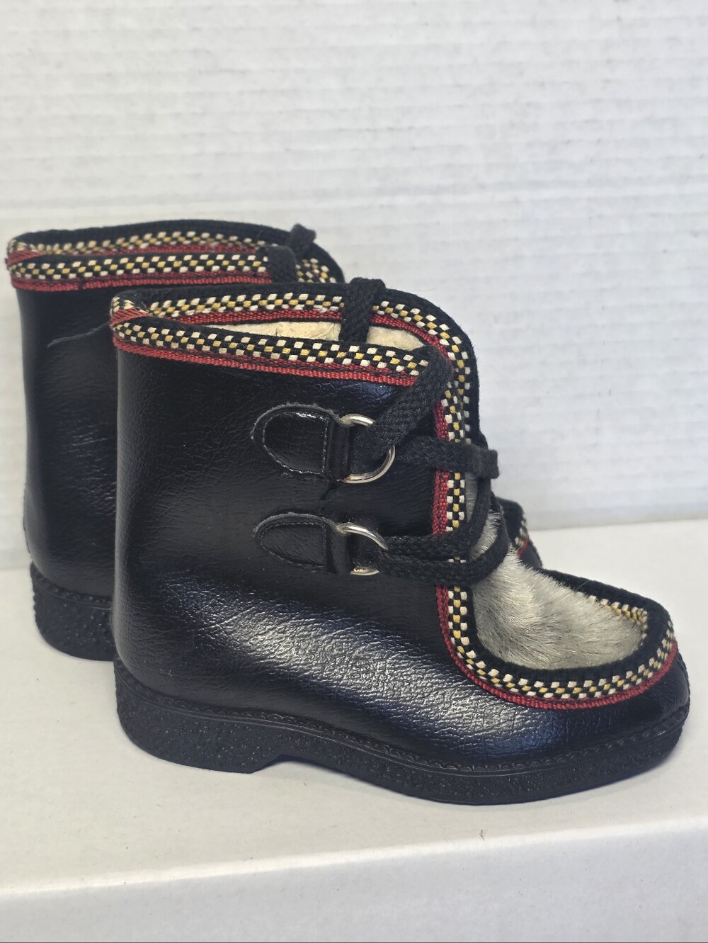Vintage Toddler Boots Approx Size 6 Faux?? Leather & Fur